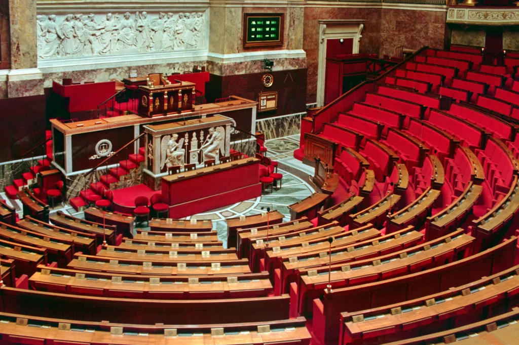 dissolution, gouvernement