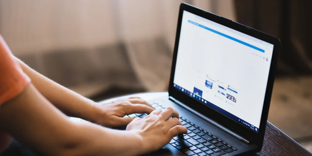 Réseaux sociaux interdits aux moins de 15 ans : l’Assemblée nationale franchit un cap