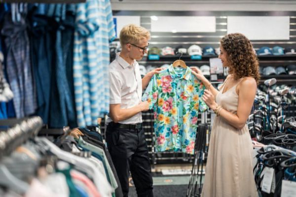 Recrutements saisonniers : entreprises et commerces face à un casse-tête estival