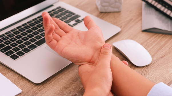 Arrêts maladie : la loi plafonne, Qanopee prévient