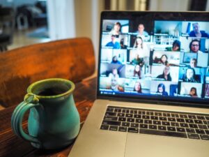 Entre maintien du travail à distance et renforcement de la présence sur site, les employeurs redéfinissent leurs règles de télétravail. Photo d’illustration.