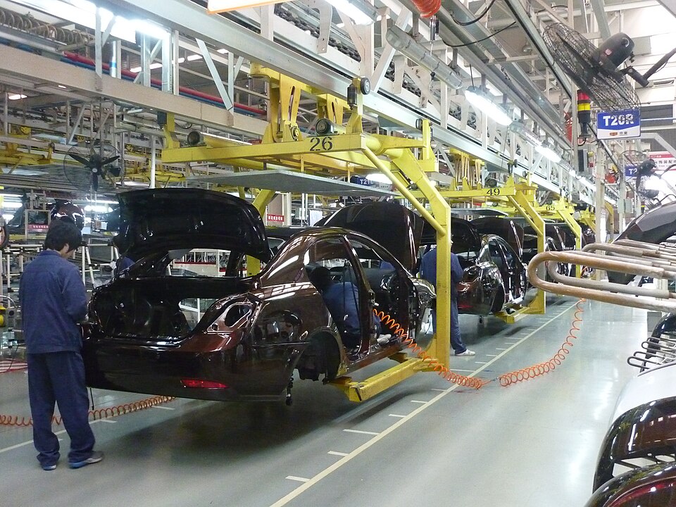 Chaîne de production automobile Geely en Chine face à la concurrence de l'industrie automobile européenne