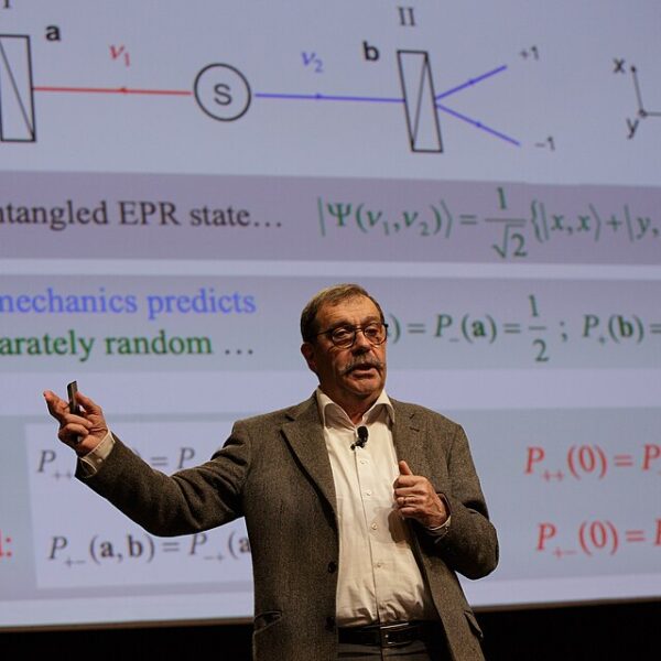 Alain Aspect, cofondateur de PASQAL, lors d'une conférence sur la physique quantique