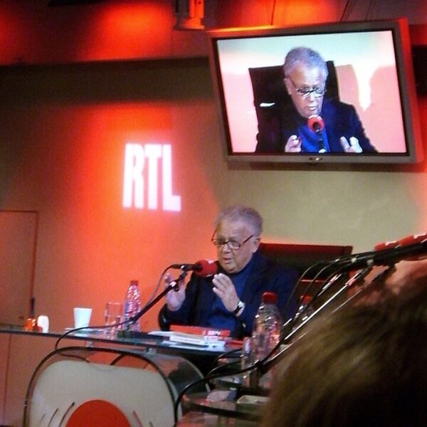 Philippe Bouvard au micro des Grosses Têtes sur RTL