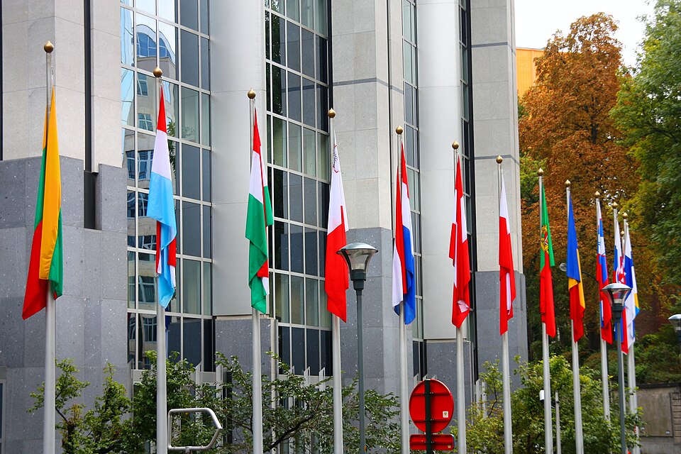 Accords Suisse-UE : feu vert européen, mais la vraie bataille reste ouverte en Suisse