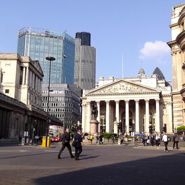 Banque d’Angleterre à Londres après le maintien du taux directeur à 3,75 %