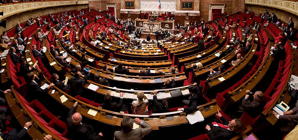 Budget 2027 : la menace de censure peut-elle finir par coûter cher aux entreprises ?
