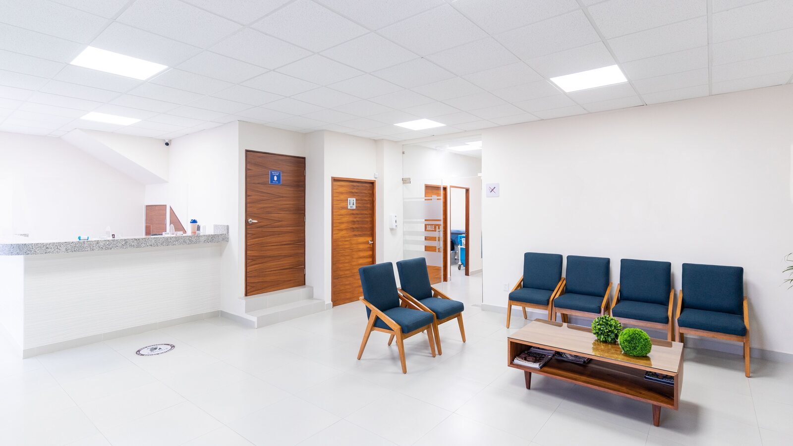 Publicité chirurgie esthétique : salle d’attente d’un établissement médical, photo d’illustration