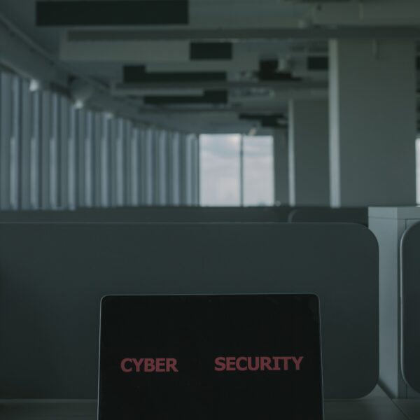Cyberattaque Lingor : illustration d’un ordinateur utilisé pour la cybersécurité