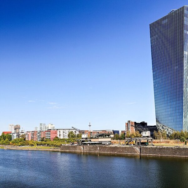 Hausse des taux BCE : siège de la Banque centrale européenne à Francfort