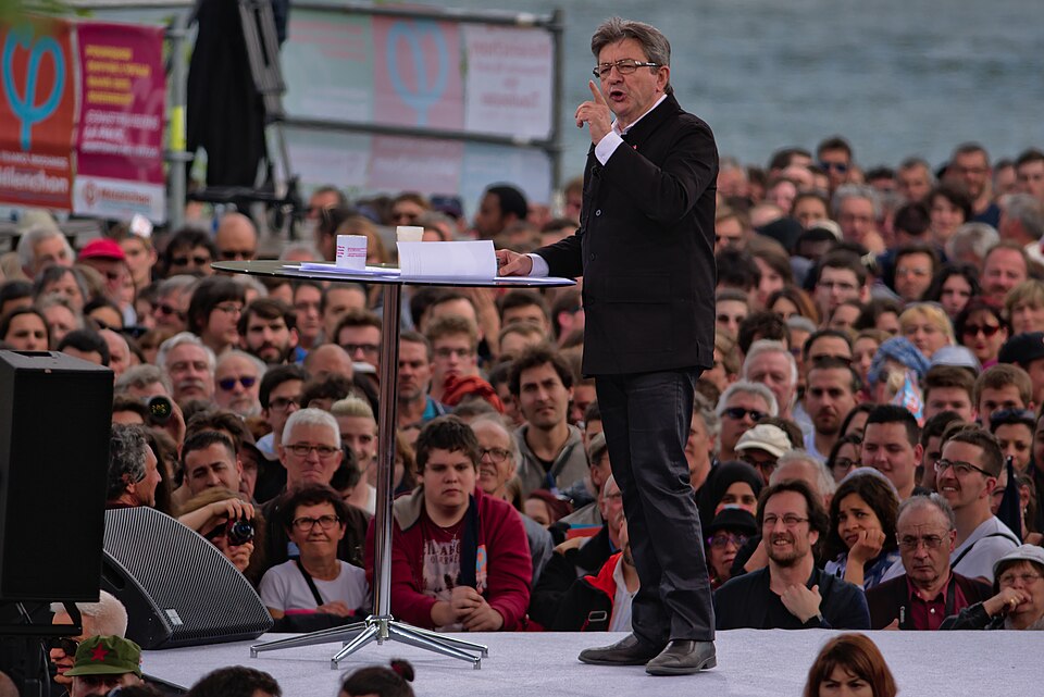 Voile islamique : Jean-Luc Mélenchon assume son changement de position