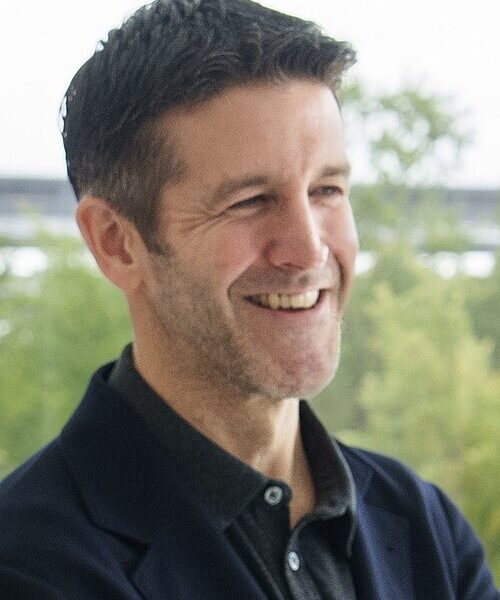 John Ternus, nouveau CEO d’Apple, successeur de Tim Cook