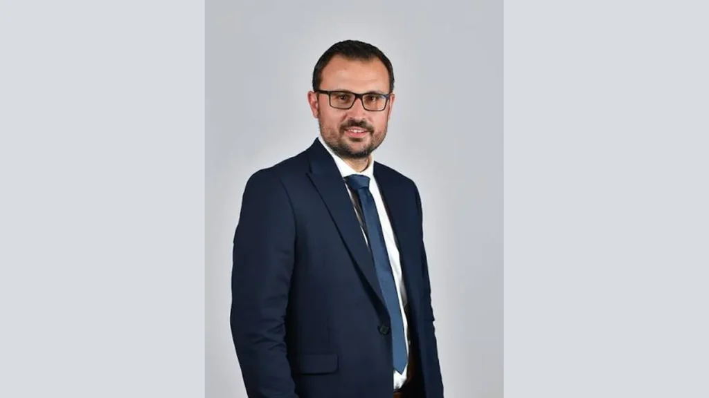 Julien Vuillemard, nouveau président d’Auvergne-Rhône-Alpes Orientation, portrait transmis avec le communiqué