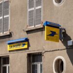 Transformation des bureaux de poste : façade d’un bureau La Poste en France