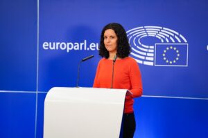Manon Aubry au Parlement européen après ses propos sur les milliardaires et leur rôle économique