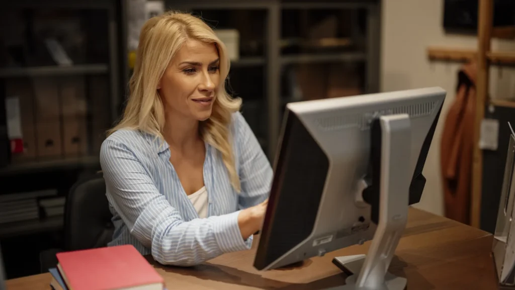 Ménopause au travail : pourquoi les mêmes mesures ne protègent pas toutes les salariées