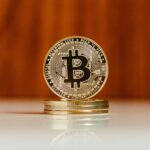 Millionnaires en cryptomonnaies : bitcoins illustrant la croissance des patrimoines en actifs numériques