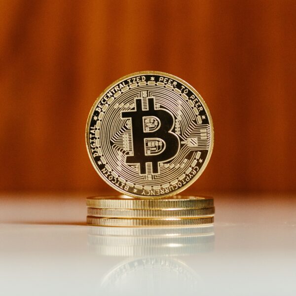 Millionnaires en cryptomonnaies : bitcoins illustrant la croissance des patrimoines en actifs numériques