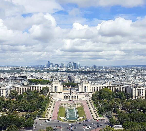 Modèle social français : quartier d’affaires de La Défense à Paris