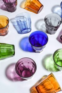 Reprise de Duralex : verres Le Picardie colorés fabriqués par la marque