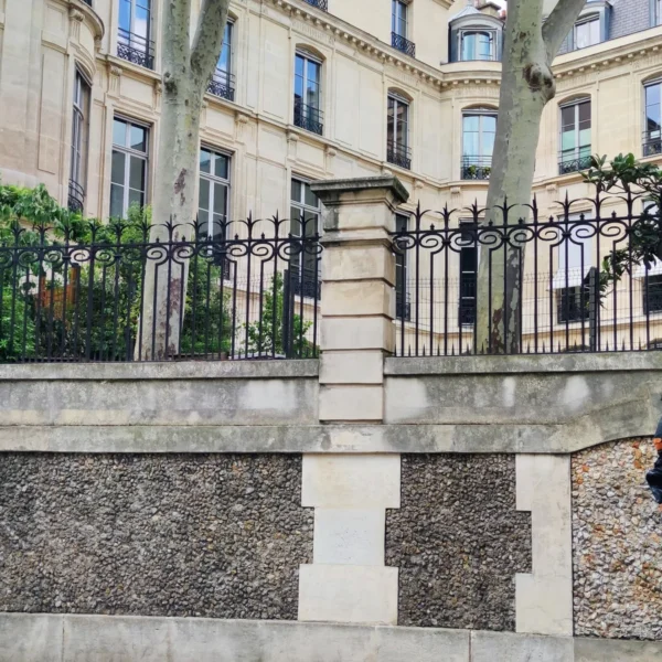 Taxe sur les logements vacants en 2027 : façades d’immeubles à Paris, photographie d’illustration