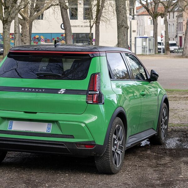 Voiture électrique à moins de 15 000 euros : une citadine électrique européenne compacte