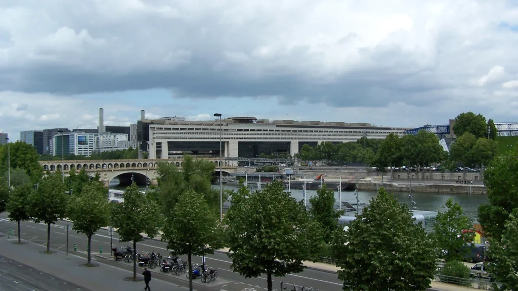 Taux d’emprunt de la France : les 5 % menacent le crédit
