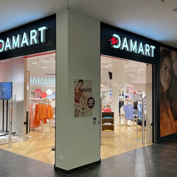 Magasin Damart au centre commercial Massen, au Luxembourg, pour illustrer Damart en grande distribution.