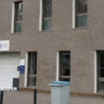 Façade de l’agence France Travail de Nantes Malakoff, avec son enseigne au-dessus de l’entrée.