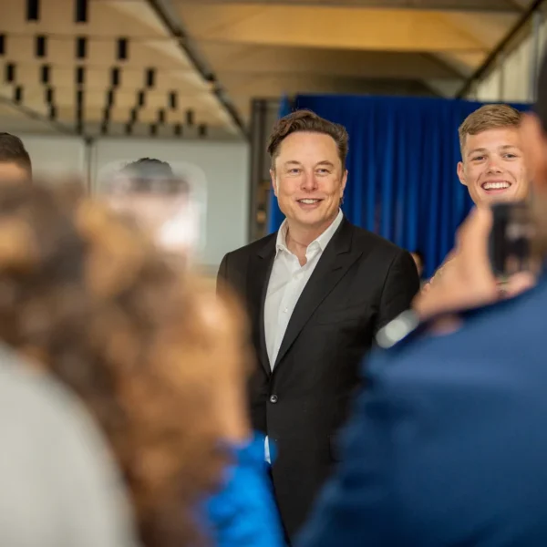 Elon Musk à l’U.S. Air Force Academy en 2022, en illustration du financement IA de SpaceX.