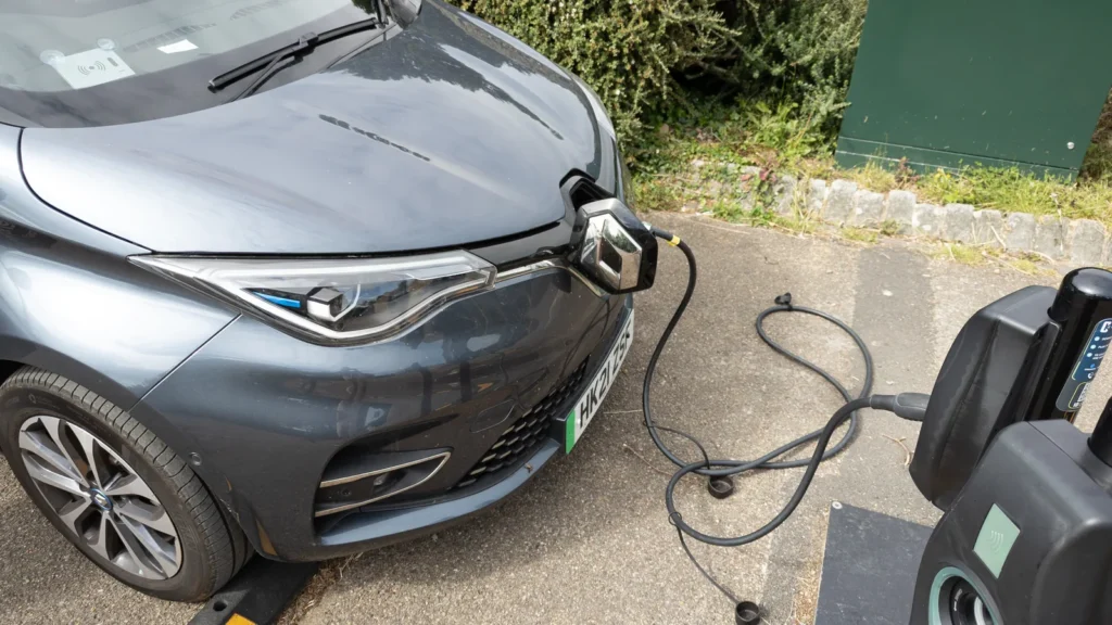 Voiture électrique d’occasion : la ruée renchérit l’achat
